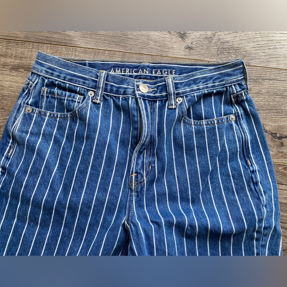 American Eagle 100% cotton white stripe blue high rise  mom jeans - Picture 3 of 11